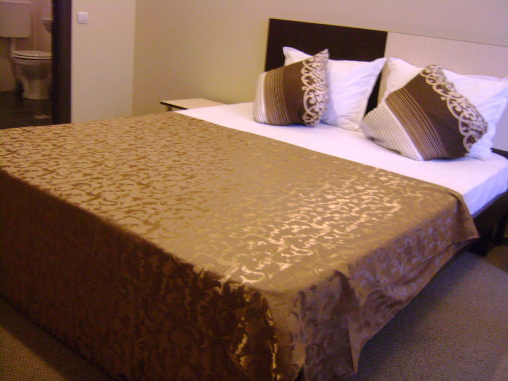 Hotel Babilon Bukarest Værelse billede